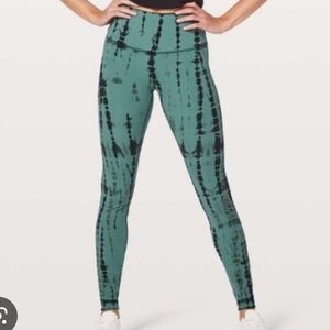 Lululemon Turquoise & Black Tie Dye Leggings